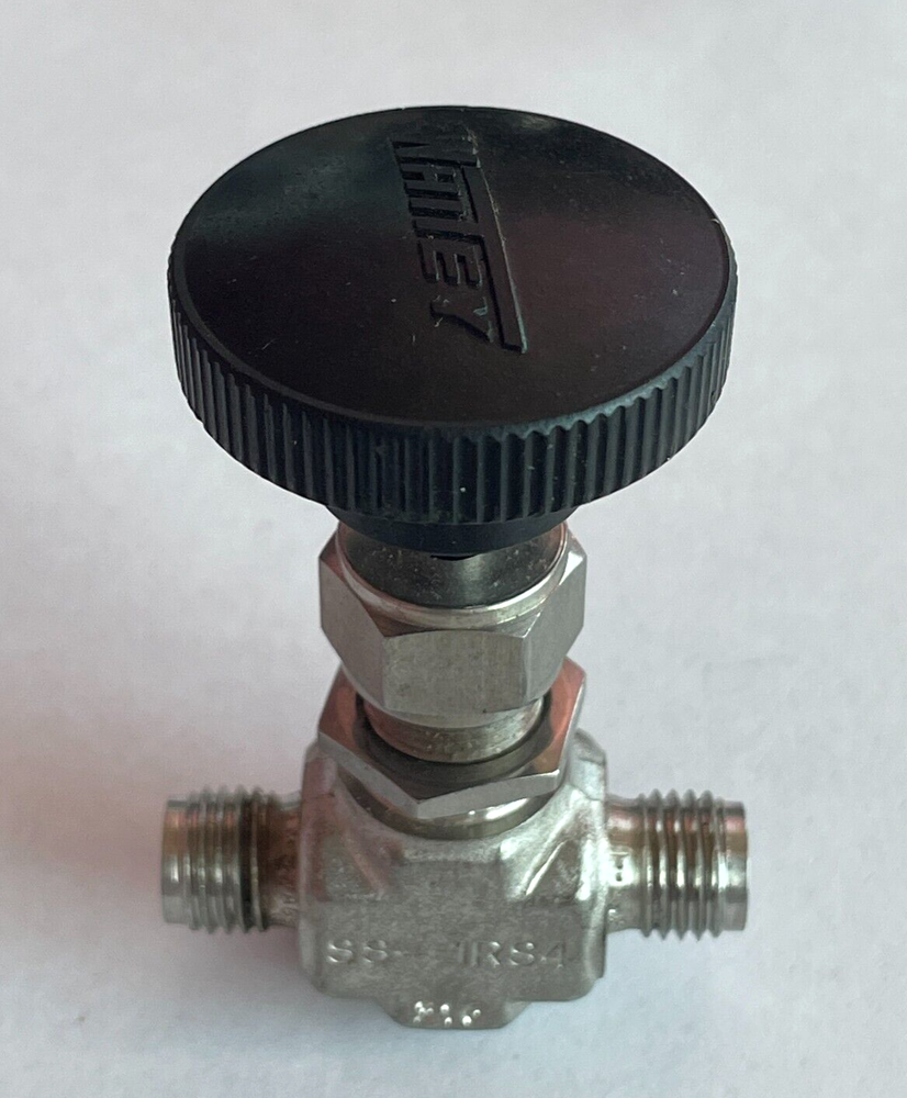 WHITEY SS-1RS4 STAINLESS STEEL BONNET ANGLE PATTERN NEEDLE VALVE