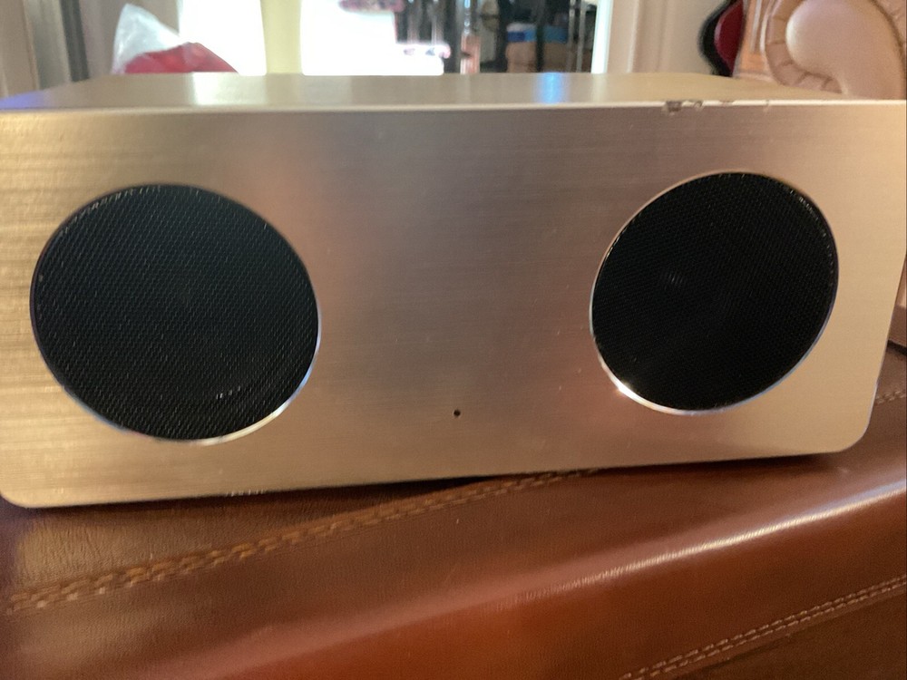 Vivitar Bluetooth Speaker “Get Loud” WALNUT GRAIN FINISH