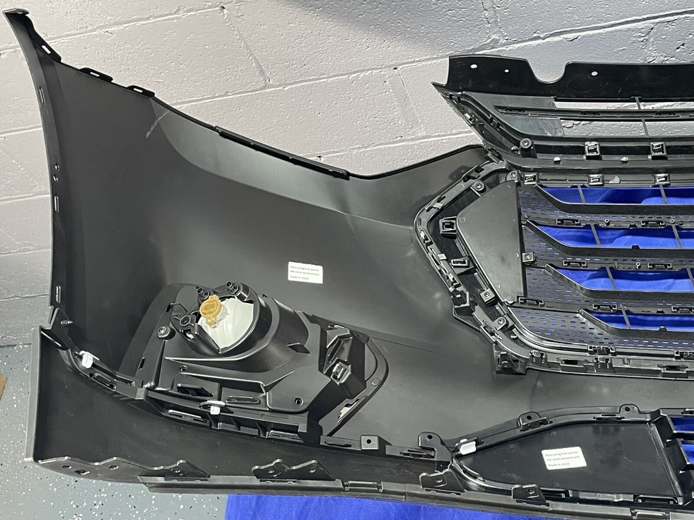 For 2018 2019 2020 2021 Chevrolet Traverse Complete Front Bumper Assembly LT