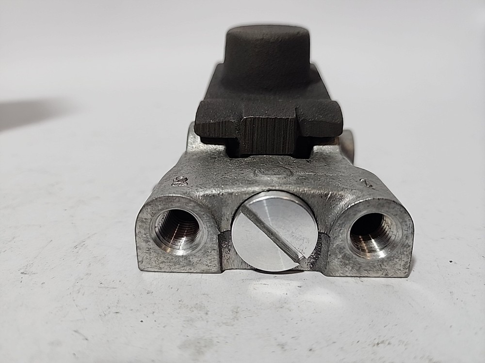 ROSS 3643A2002, 3/2 Pedal Valve