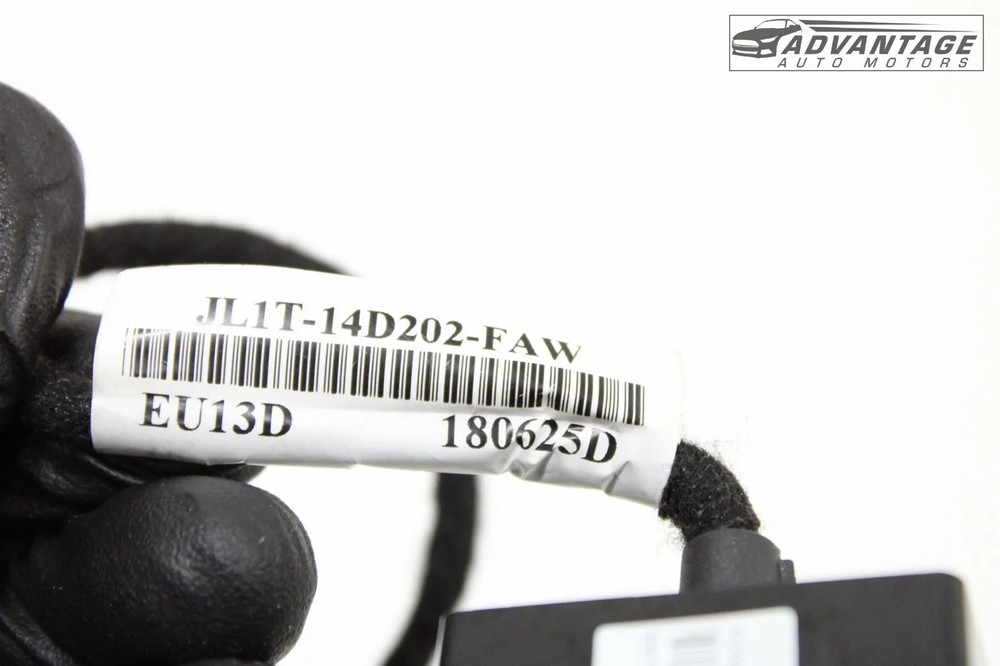 2018-2024 LINCOLN NAVIGATOR REAR LEFT QUARTER PANEL TRIM USB SOCKET CABLE OEM