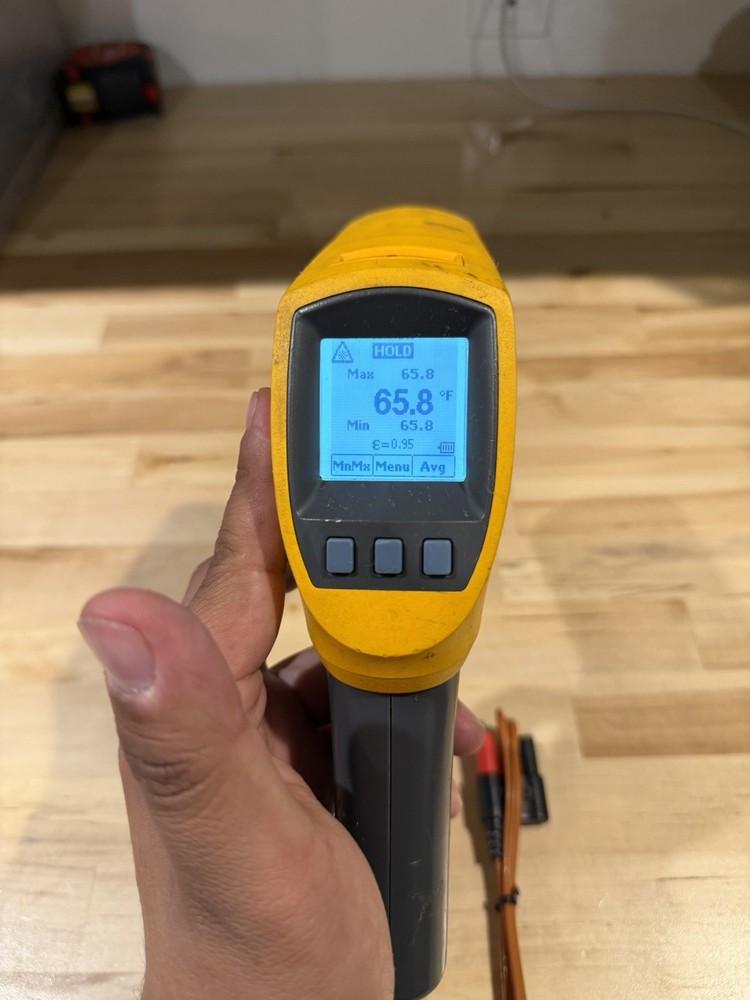 FLUKE 568 IR THERMOMETER W/ PROBE (TESTED) SHIPS FAST