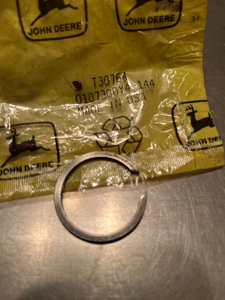 T30764 Genuine OEM John Deere SNAP RING