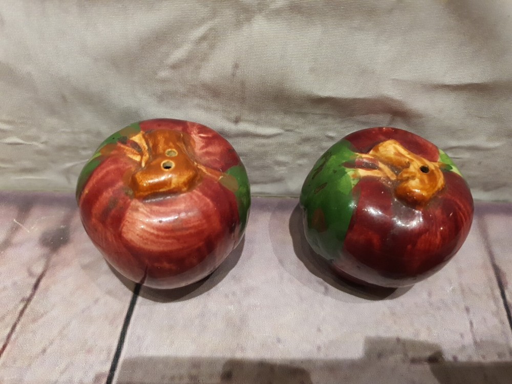 MCM Franciscan Earthenware Apple Salt & Pepper Shaker Set Dinnerware Made In USA