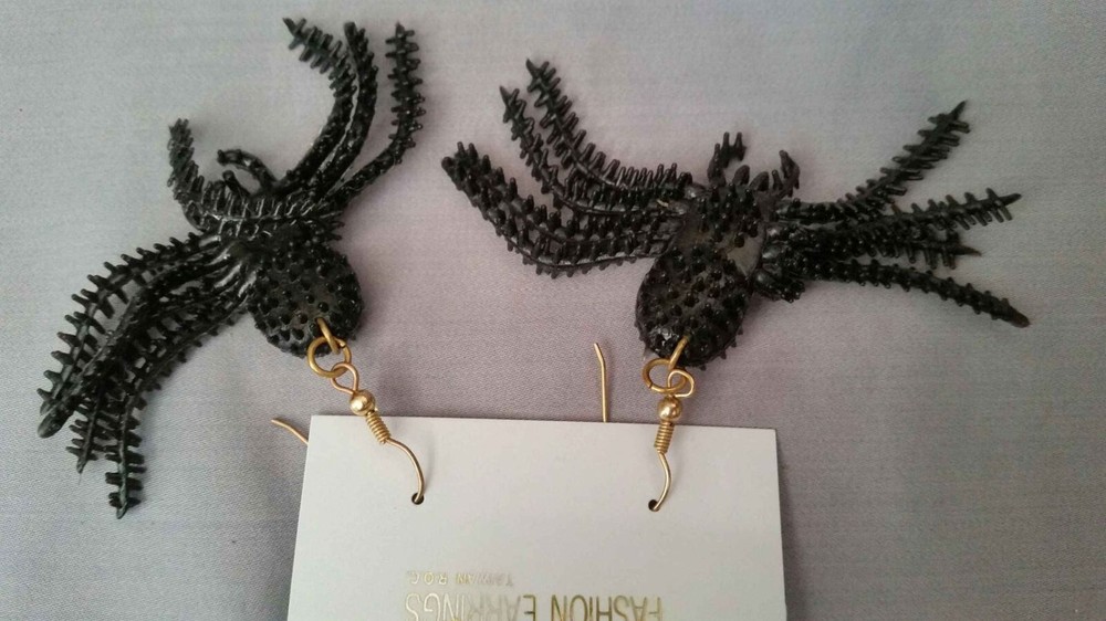 NEW Vintage Black Spider Rubber Earrings Pierced Textured Hook Dangle HK 3"