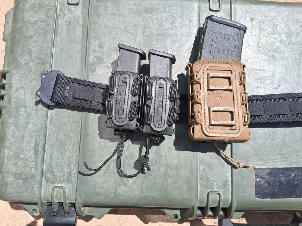 5.11 maverick outer belt ,with 3 g code scorpion pouches