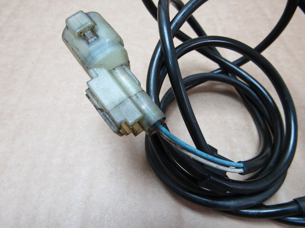 Triumph Tiger 800 2011 front ABS sensor (14638)