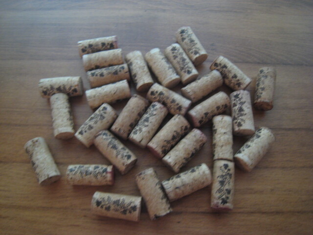 2 BAGS OF 30 CORKS