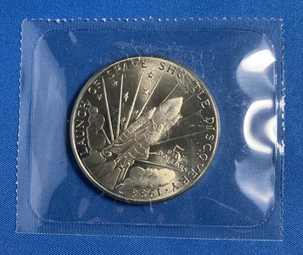 Space Shuttle Discovery Marshall Islands $5 Commemorative Coin & Folder