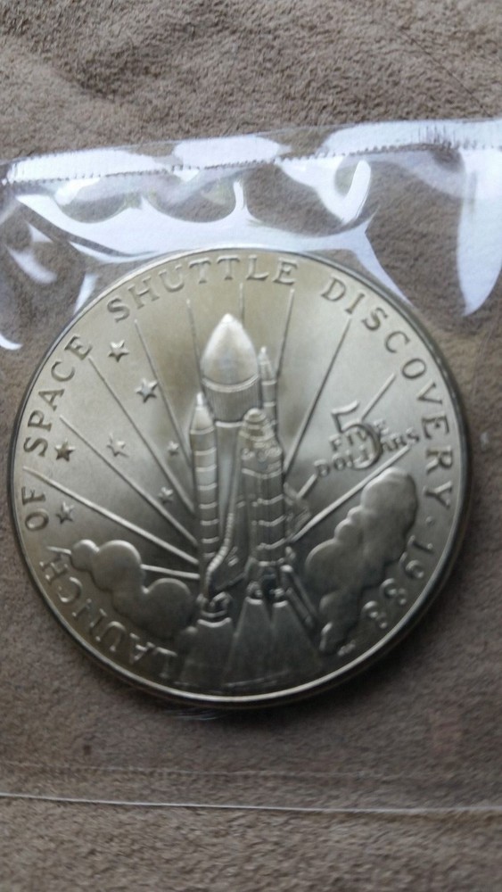 Space Shuttle Discovery $5 Commemorative Coin - Rep. Marshall Islands, 1988