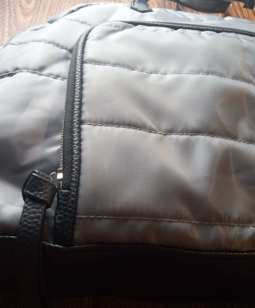 DSW SILVER GYM DUFFLE BAG