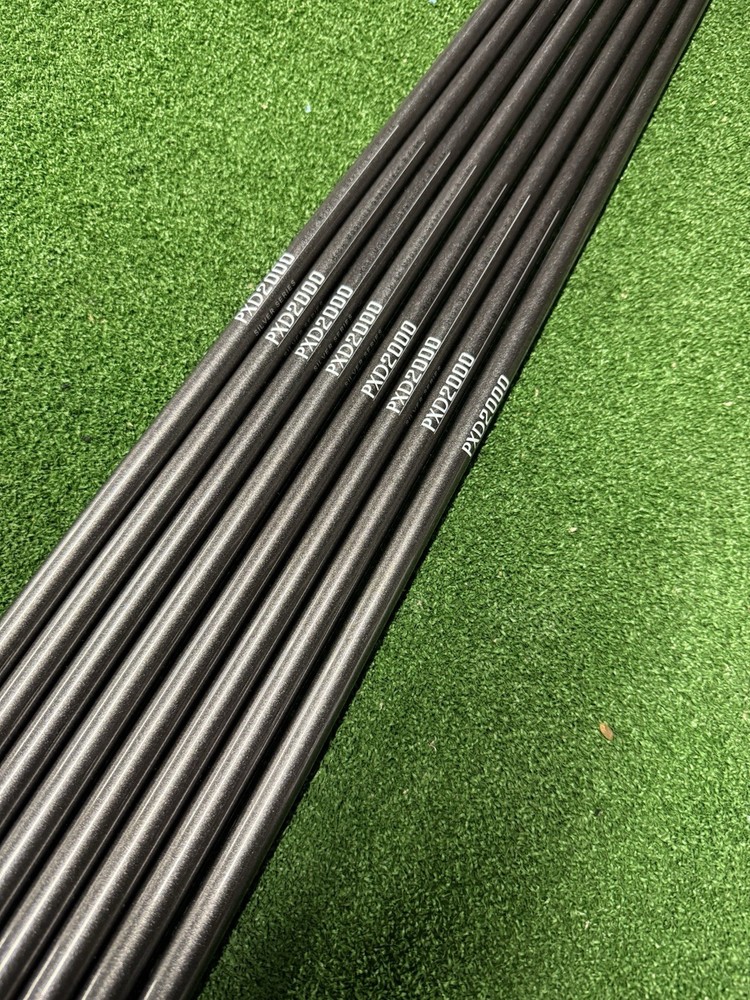 8 x PXD 2000 Silver  R Flex Graphite Iron Shaft  .370 Tip