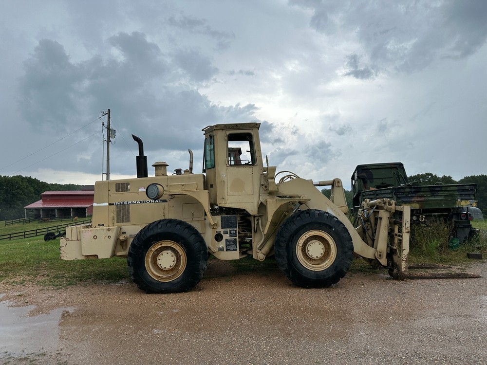 International Hough M10A Rough Terrain Forklift