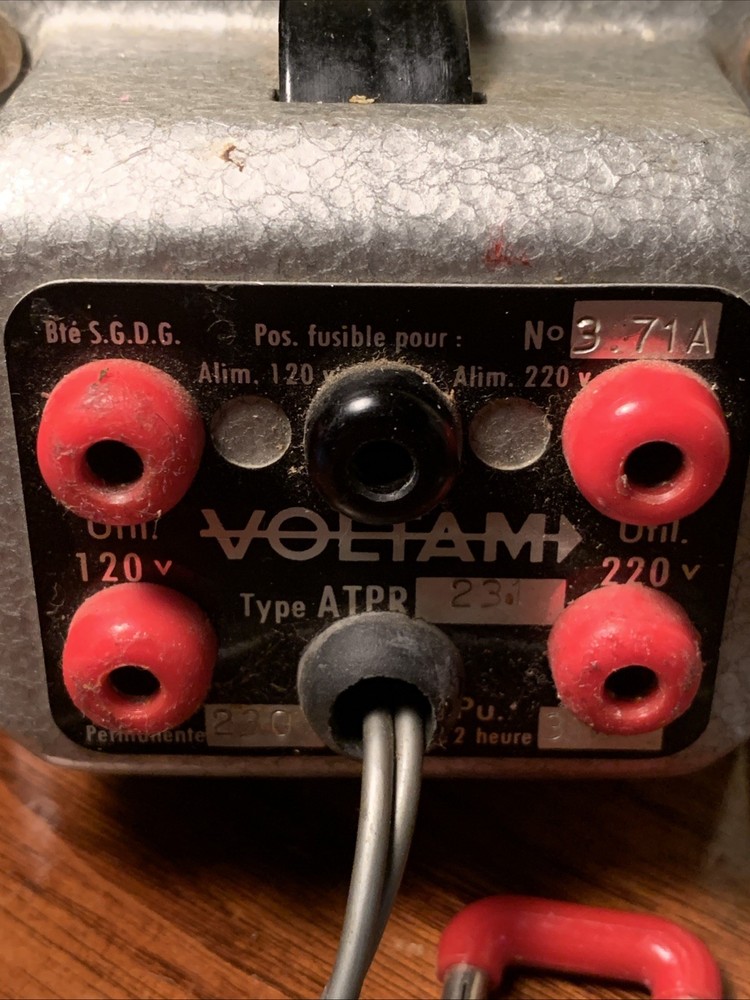 VOLTAM ATPR VOLTAGE CONVERTER 120v-220v
