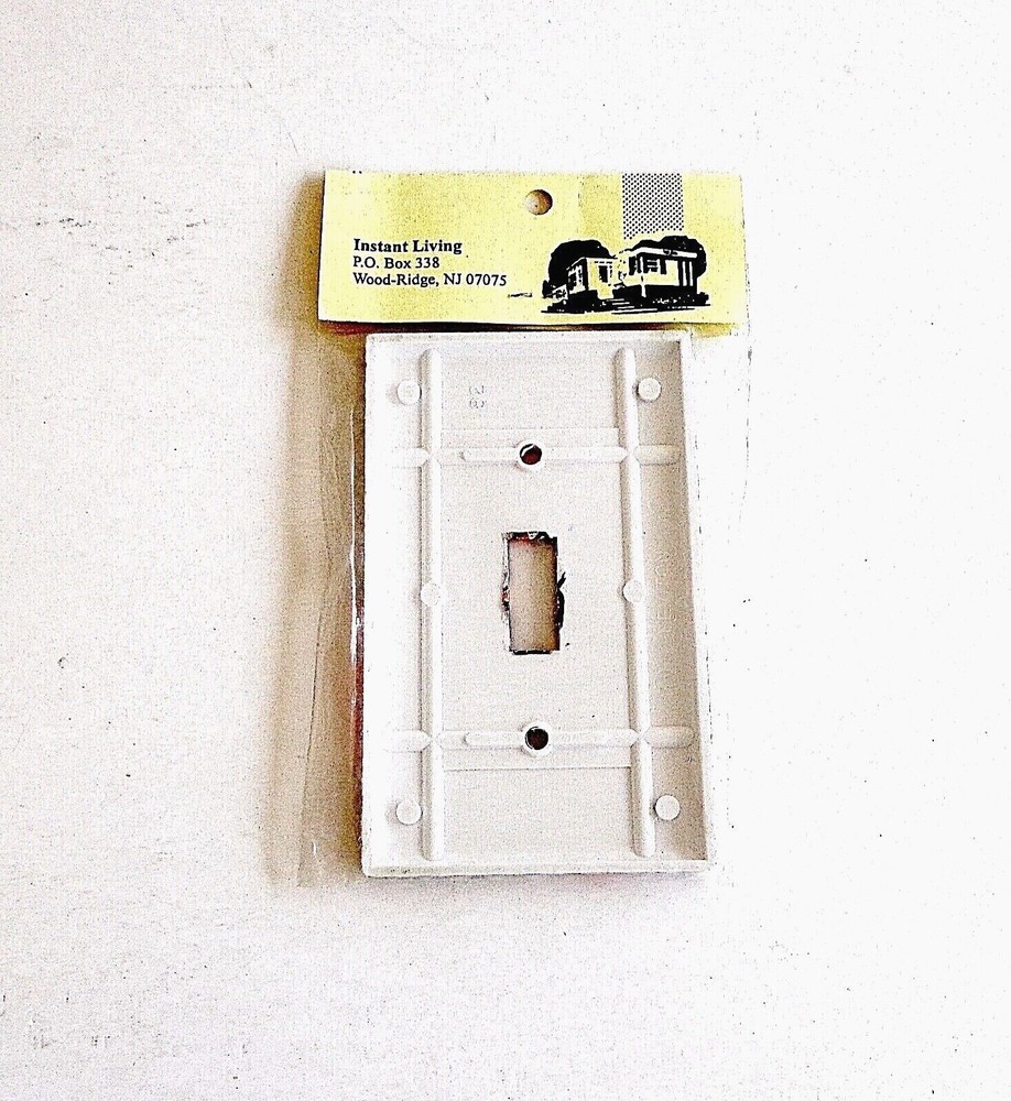 4 Light Switch Covers Art Deco or Retro, Vintage