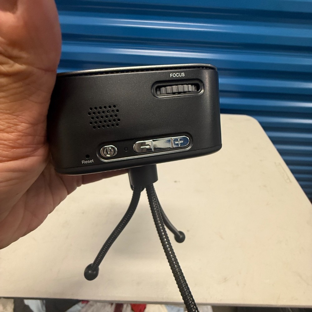 Miroir M75 Portable Mini Projector With Tripod & Cable