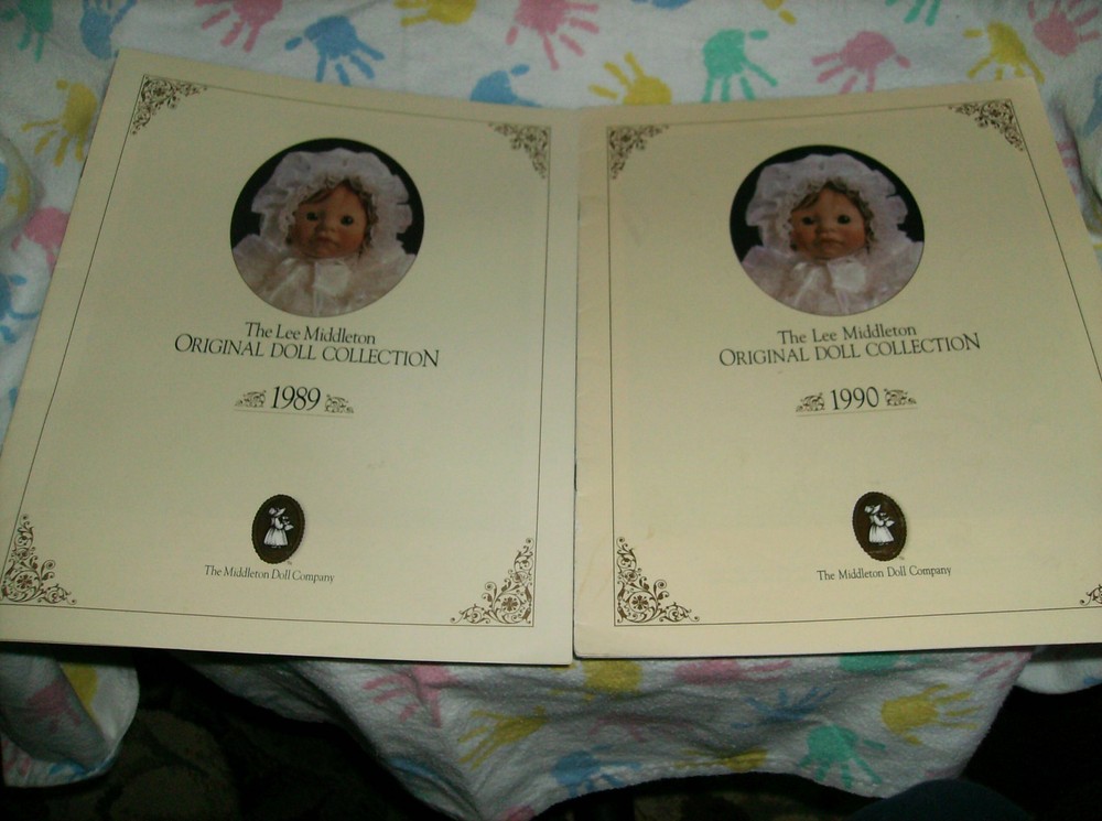 Lee Middleton Broshure collector book