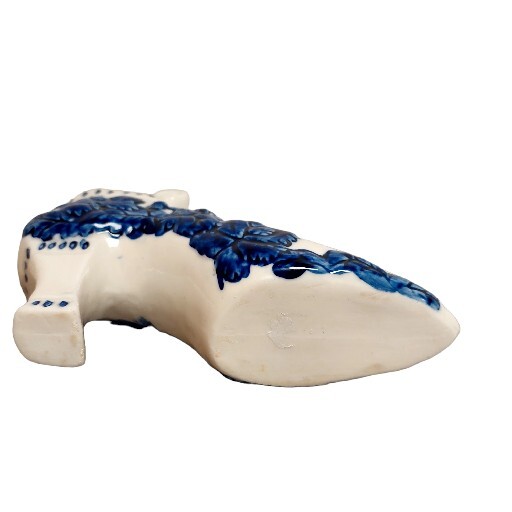 VICTORIAN STYLE BLUE AND WHITE CERAMIC SHOE  PLANTER VASE