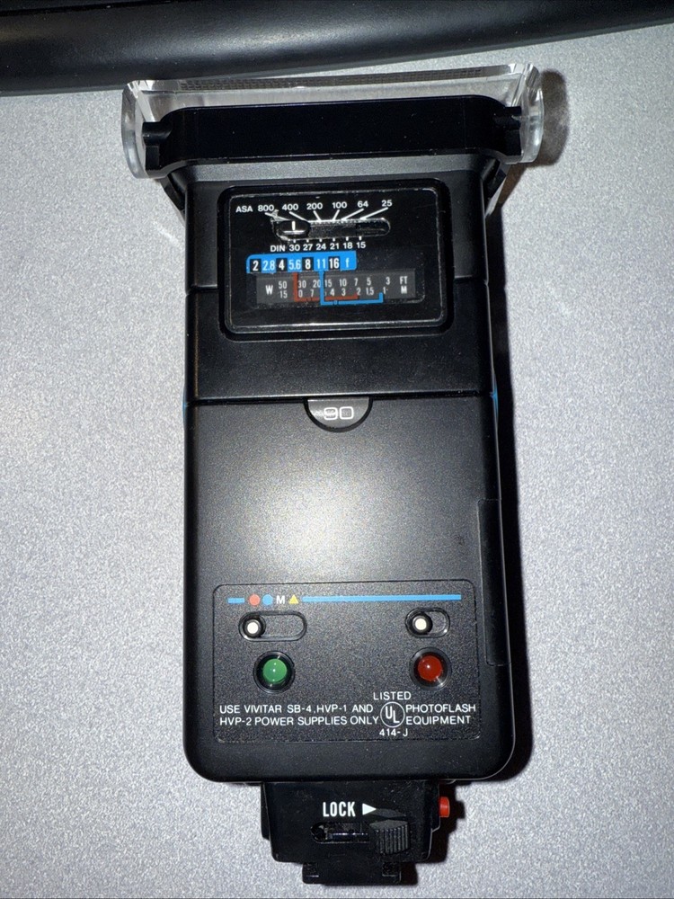 Vivitar Zoom Thyristor 2500 Universal Mount With removable diffuser FREE SHIP