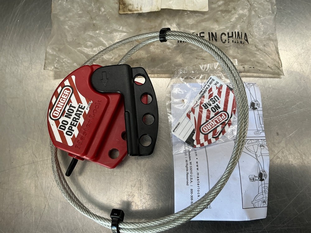 Master Lock 39L5258 Cable Lockout: Squeeze Handle