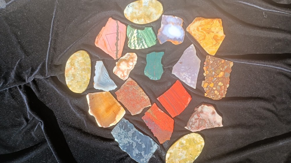 Agate and Jasper Slab Lot 1081 grams