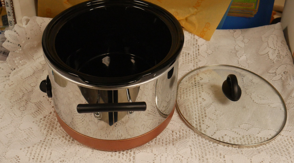 HTF EUC 5.5 QT. HAMILTON BEACH CROCKPOT MODEL 33064 MINT CONDITION VERY CLEAN.