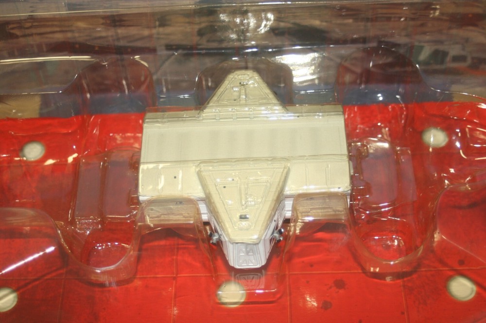 SPACE 1999 eagle LABORATORY EAGLE 1/72 Aoshima Japan