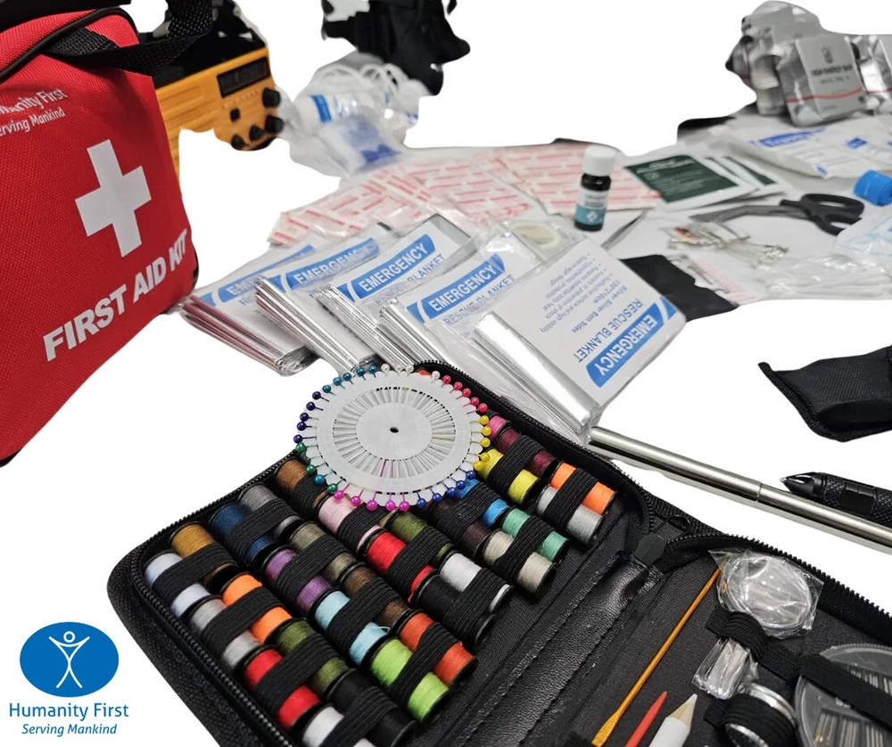 HFUSA Survival Backpack Kit, Emergency Tool Kit, First Aid Kit, Multitools
