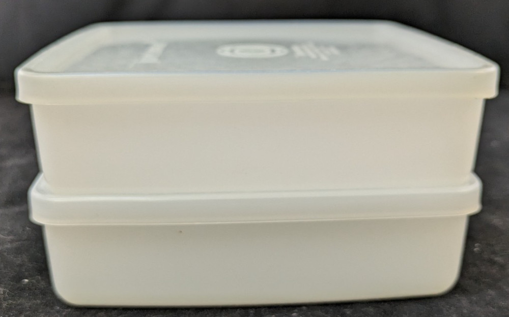 Set Of 2 Vintage Tupperware Sandwich Keepers EUC
