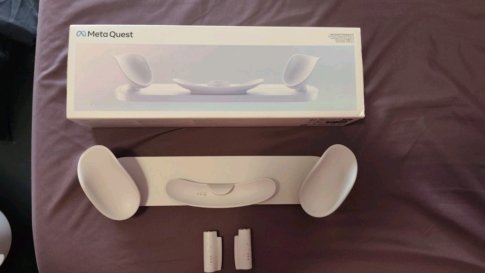 Meta Quest 3 Charging Dock - Official VR Headset & Controller Charging Stand W7Z