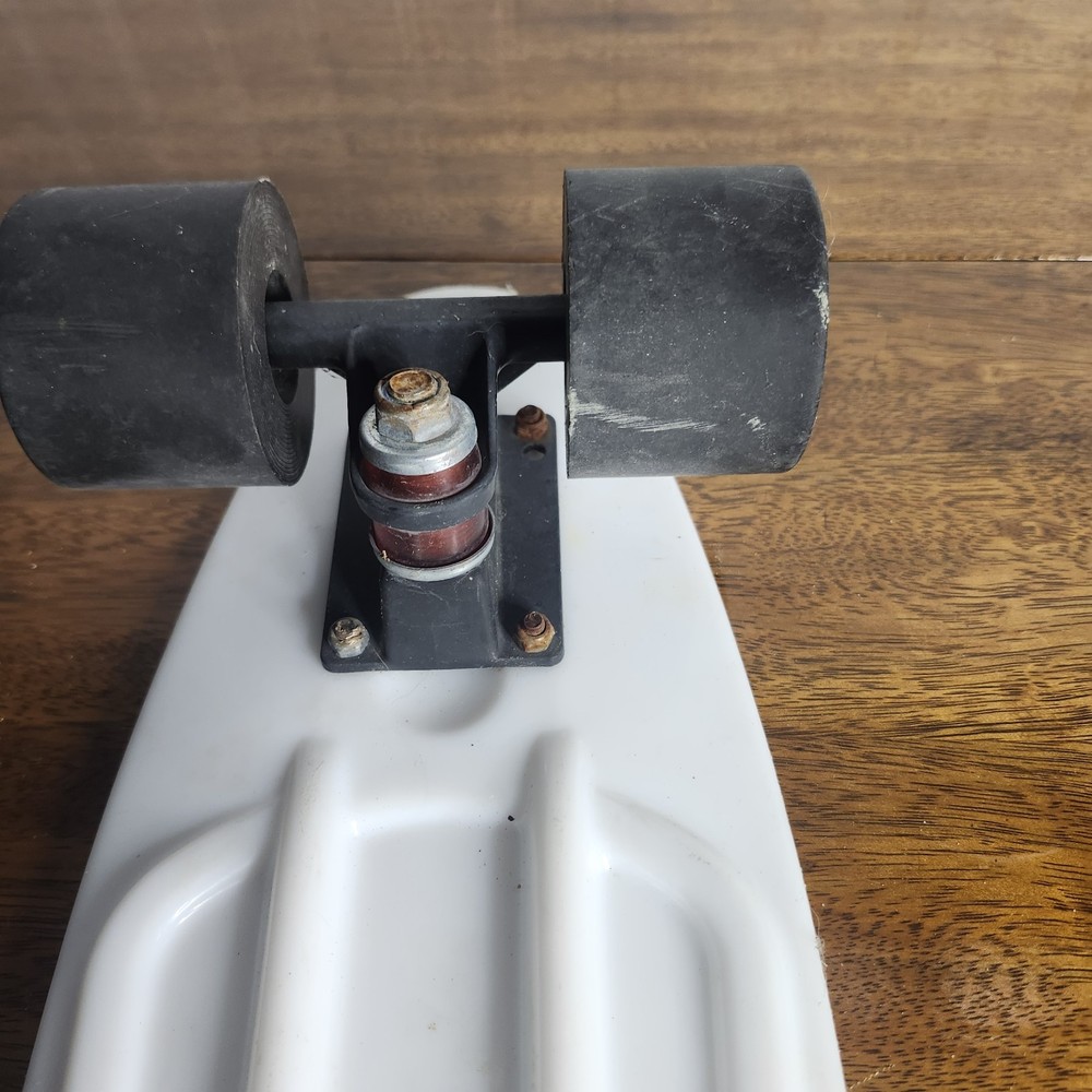OLD SKATEBOARD Unbranded Good Preowned Condition