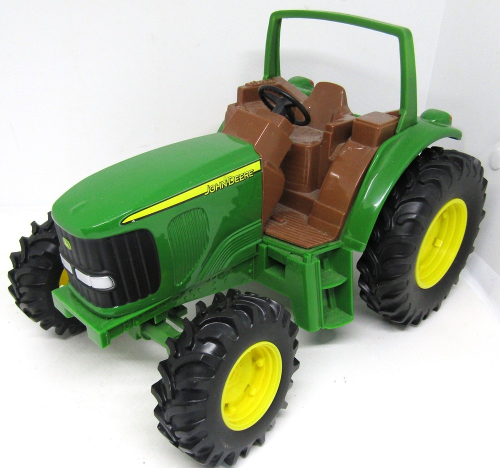 Ertl Die Cast John Deere 10" Tractor. L0517YL00.