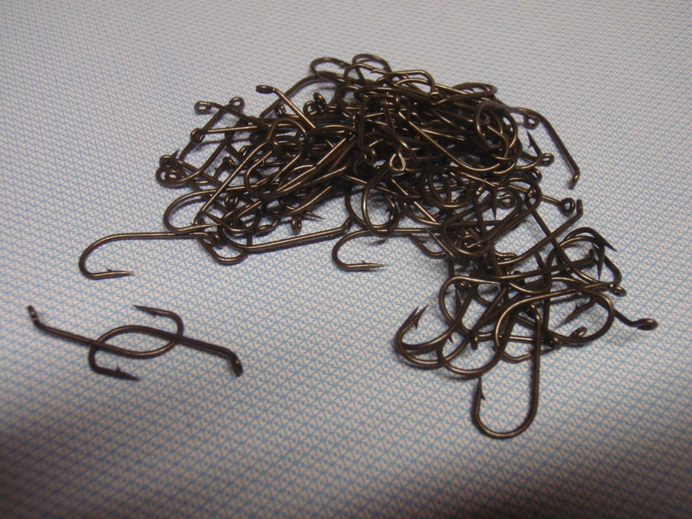 100 standard down-eye medium weight wet fly hooks size 10