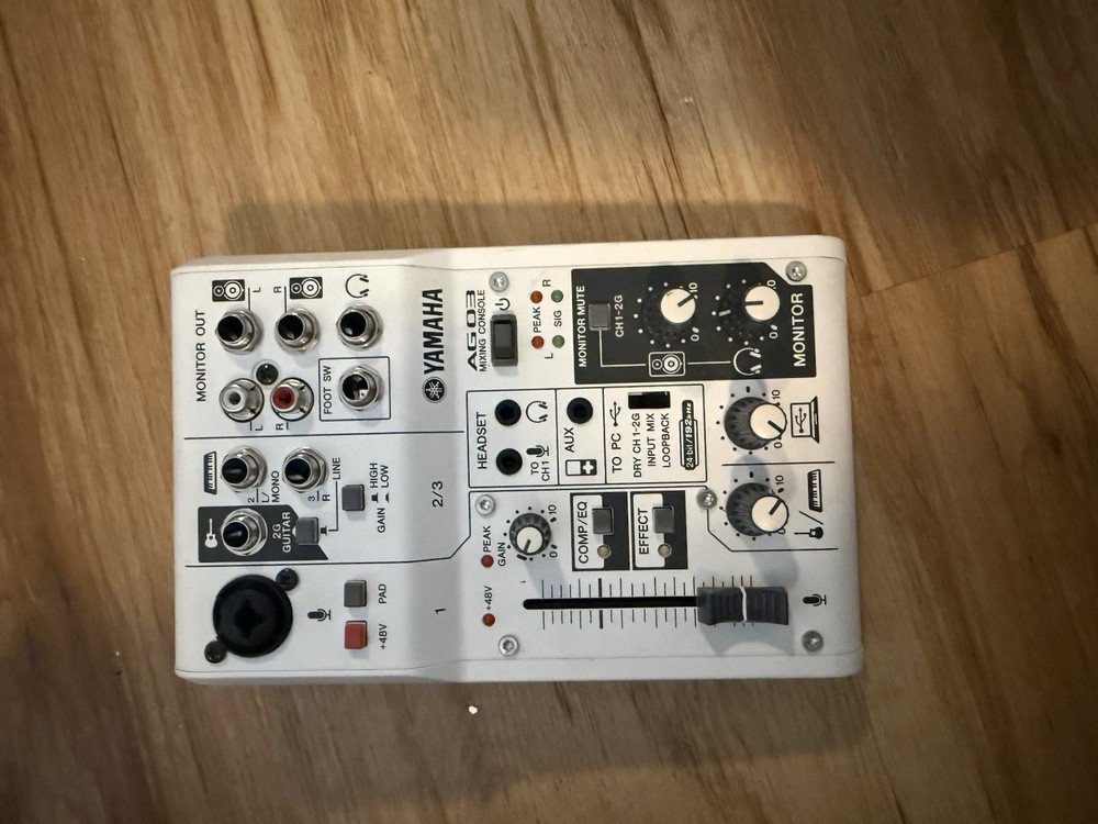 Yamaha AG03 Mixing Console 3-Channel USB Interface Built-in Effects White