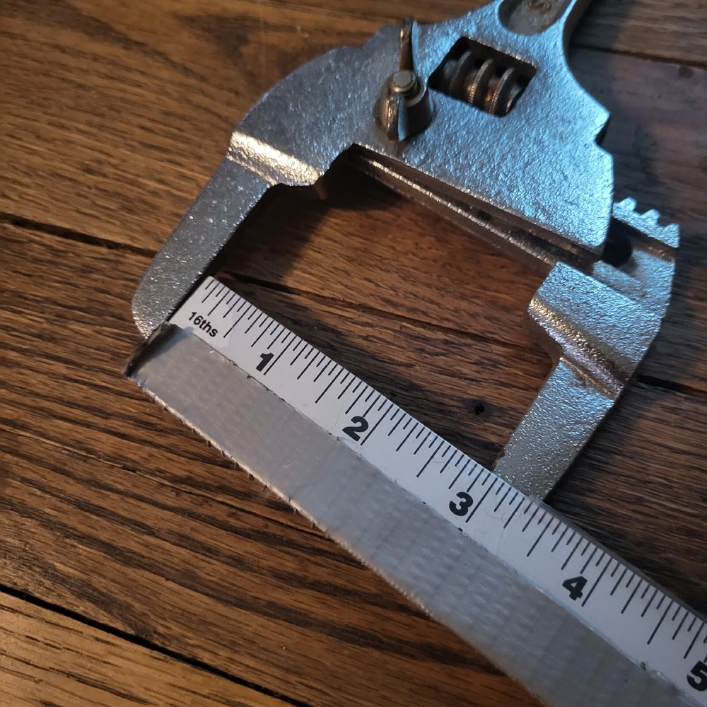 Plumbers Adjustable Wrench Slip And Lock Nut 1"-3"