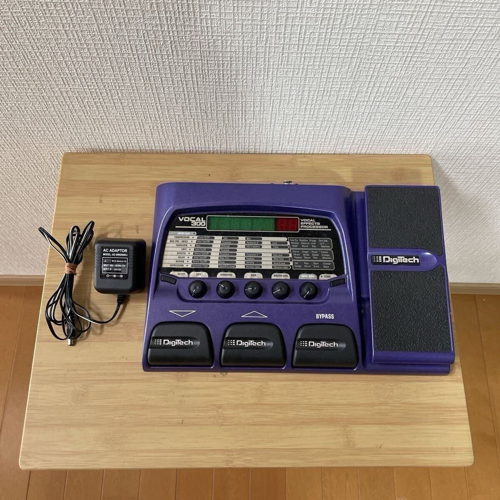 DigiTech Vocal 300 Vocal Multi-Effects Processor Voice Changer  with Adapter