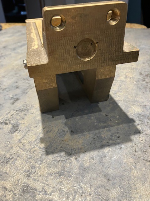 Benier Divider Piston