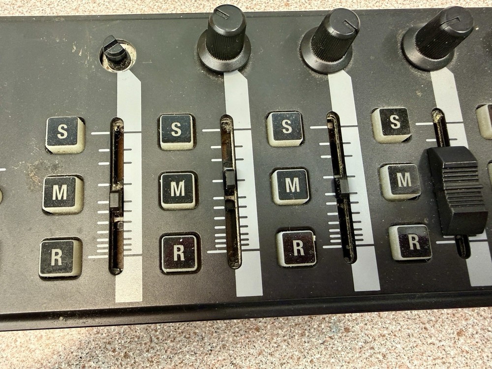 Korg Nano Kontrol 2 USB MIDI Controller Black Missing Few Knobs