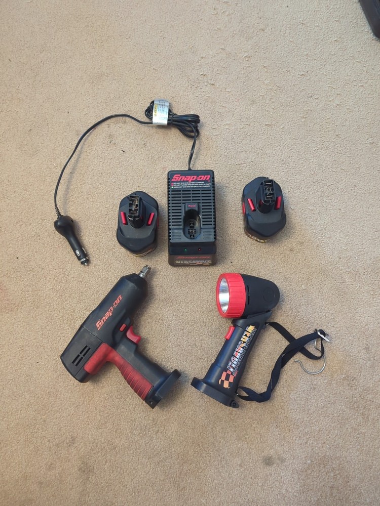Snap On Tools CT3850 Mobile, 1/2" Impact Driver, Light Combo Kit