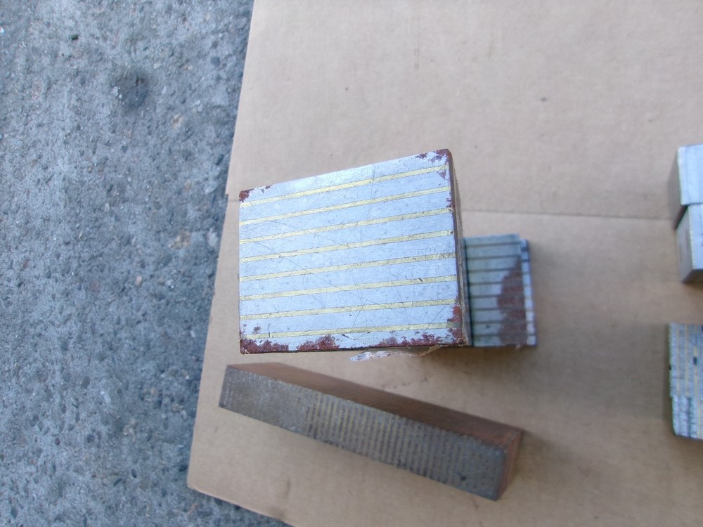 MAGNETIC PARALLEL SET & 2 V-BLOCKS & SINGLE PARALLEL LOT