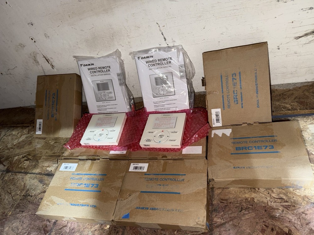 Daikin Industries LTD Remote Controller BRC1E73 New