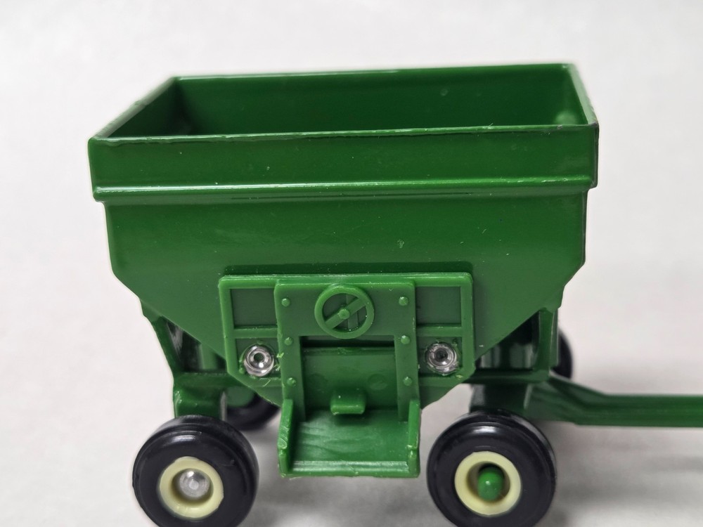 Ertl 1/64 John Deere Gravity Trailer