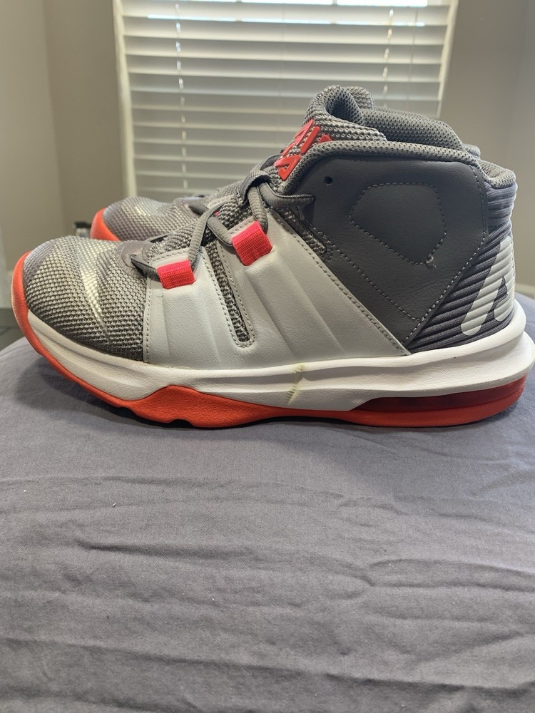 NIKE AIR MAX CHARGE GS SIZE 5.5Y GRAY
