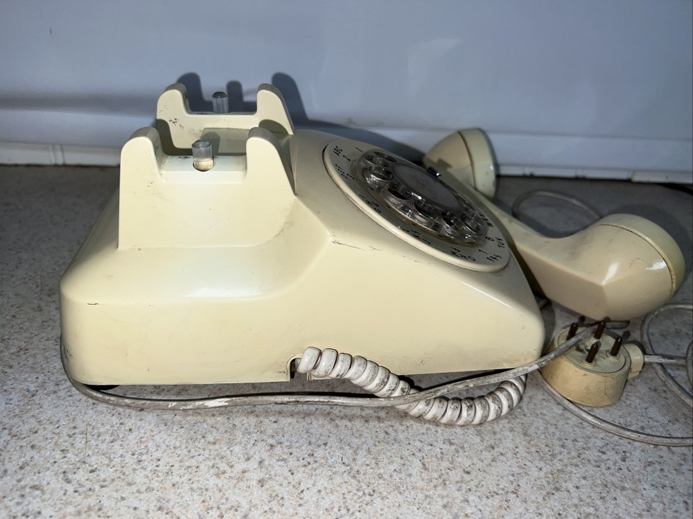 Vintage 1966 Western Electric Beige Rotary Desk Phone UNTESTED *313 Area Code*