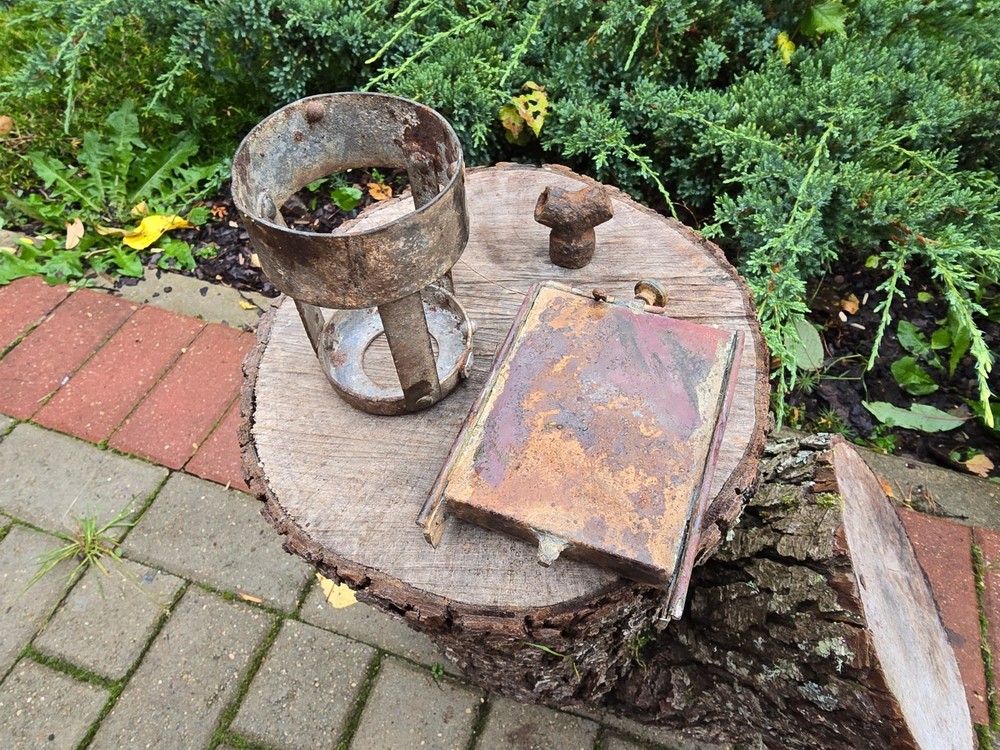 WW2 Accessories from the German bunker relic.