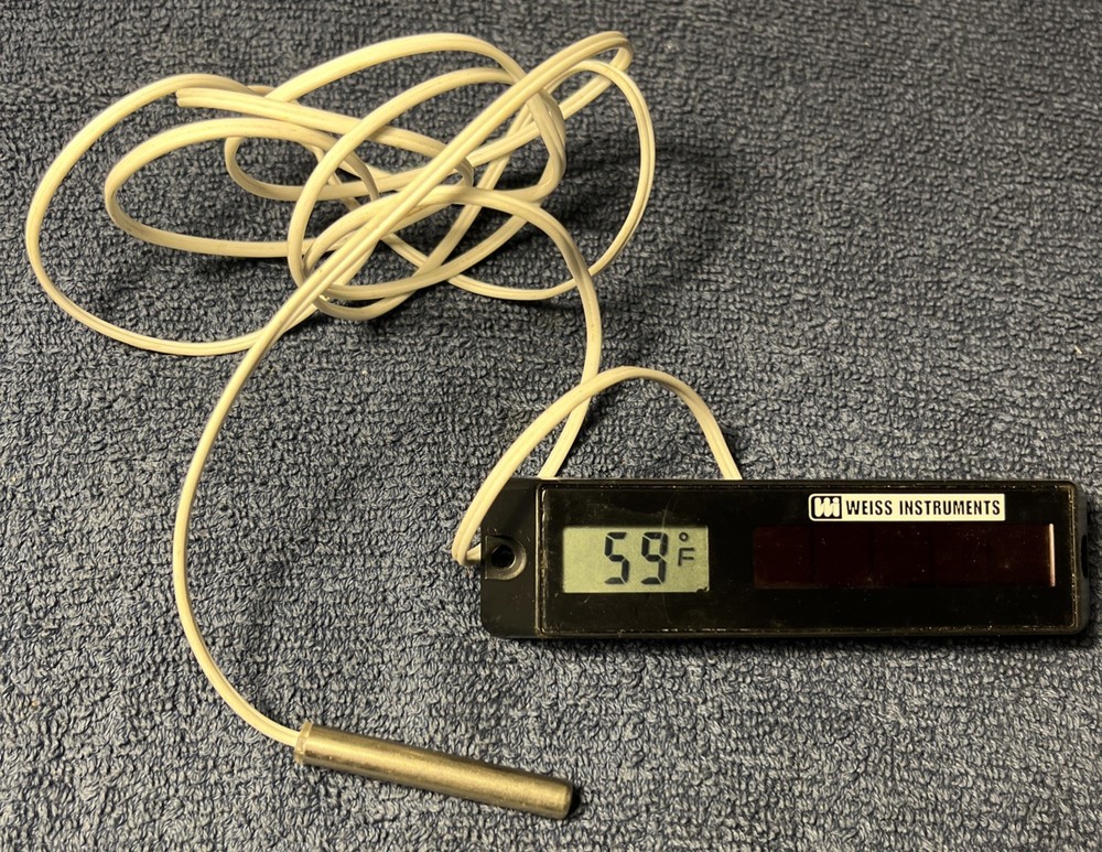Weiss Instruments 25SD-160 Solar Digital Thermometer