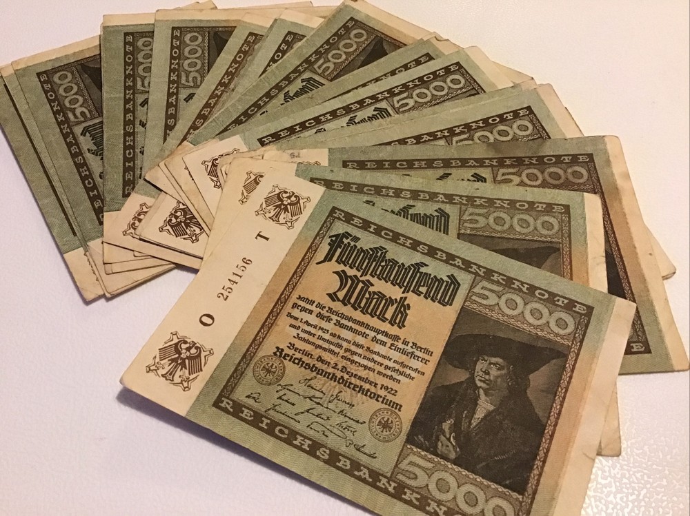 German Banknote 1/4 Bundle. 25 X 5000 Mark. Dated 1922. Reichsbanknote,