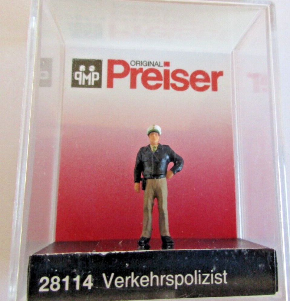 Preiser  HO - German Traffic Policeman  #28114