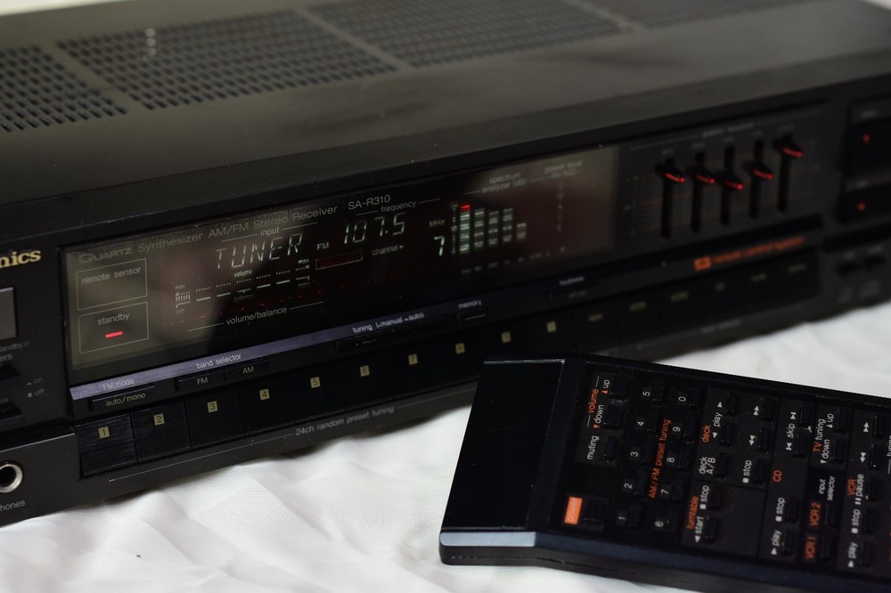 Technics SA-R310 Receiver with EUR64704 Remote.  Tested, see notes.
