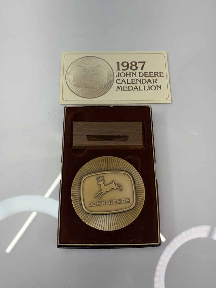 1987 John Deere Desktop Calendar Medallion 
